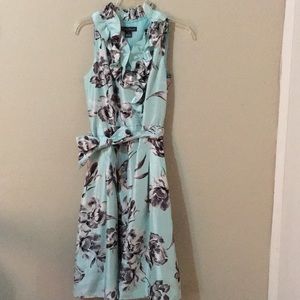 Floral print ruffled V-neck dress